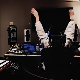 GOLDEN CLOSET STUDIO.